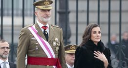 El impecable look de invitada de invierno de la Reina Letizia en la Pascua Militar 2025