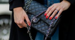 Desde las uñas jabón de Victoria Beckham a la manicura francesa de Selena Gomez, las 5 tendencias que llevarás en tus manos en invierno