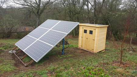 Primer montaje del cobertizo y panel solar