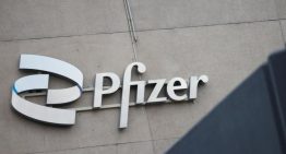 Pfizer aumentará inversión en México, con foco principal en investigación clínica