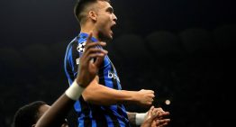 Lautaro Martínez anotó un hat-trick para ser el máximo goleador del Inter en la Champions League y clasificar directo a octavos de final