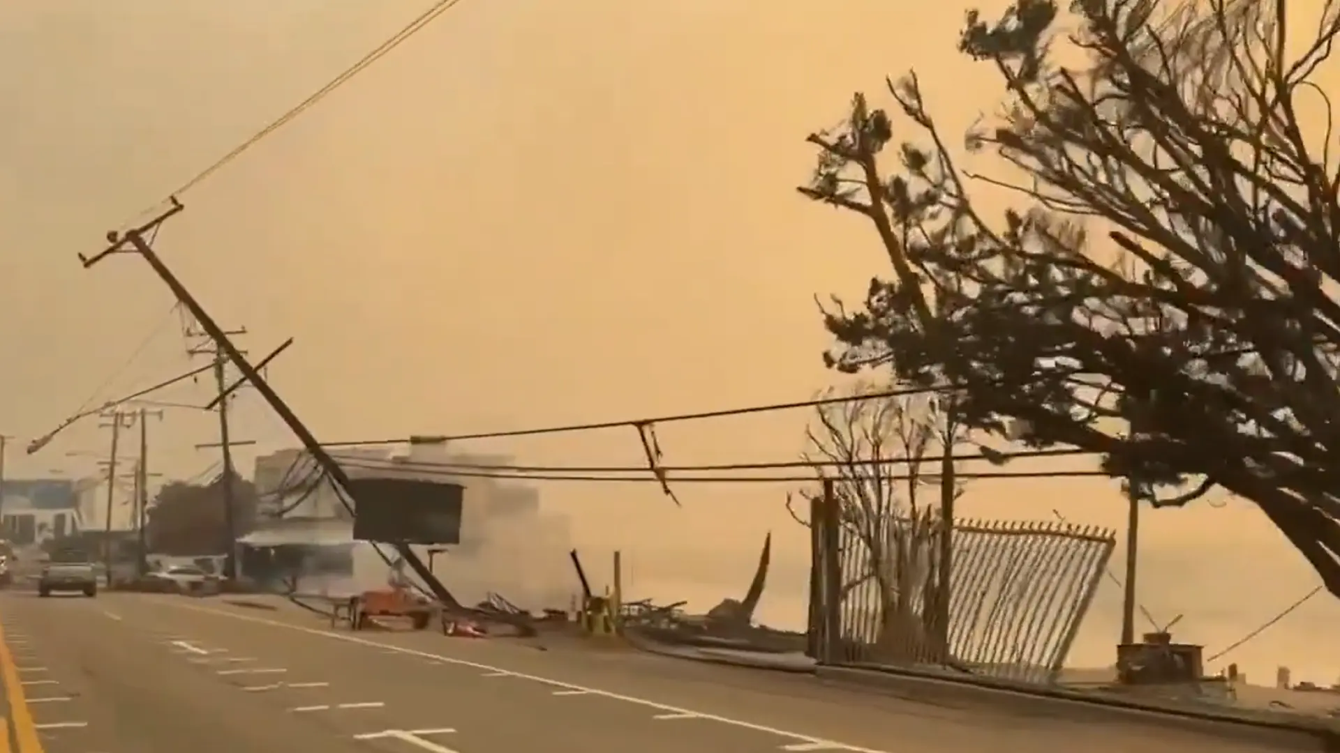 El apocalíptico plano-secuencia que muestra la destrucción kilométrica de Malibú: así quedó la orilla de la playa por los incendios