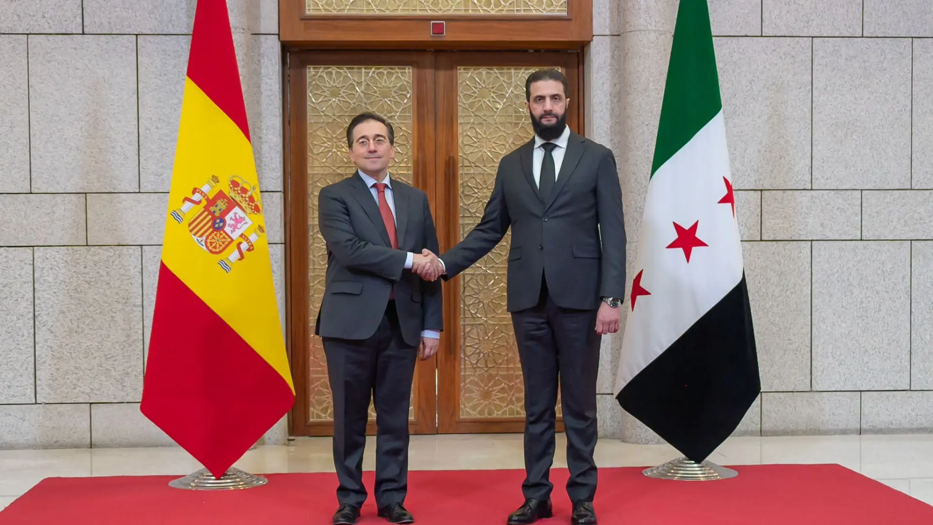 España defiende en Damasco levantar sanciones contra Siria tras reunirse con el nuevo gobernante islamista y ver "garantías"