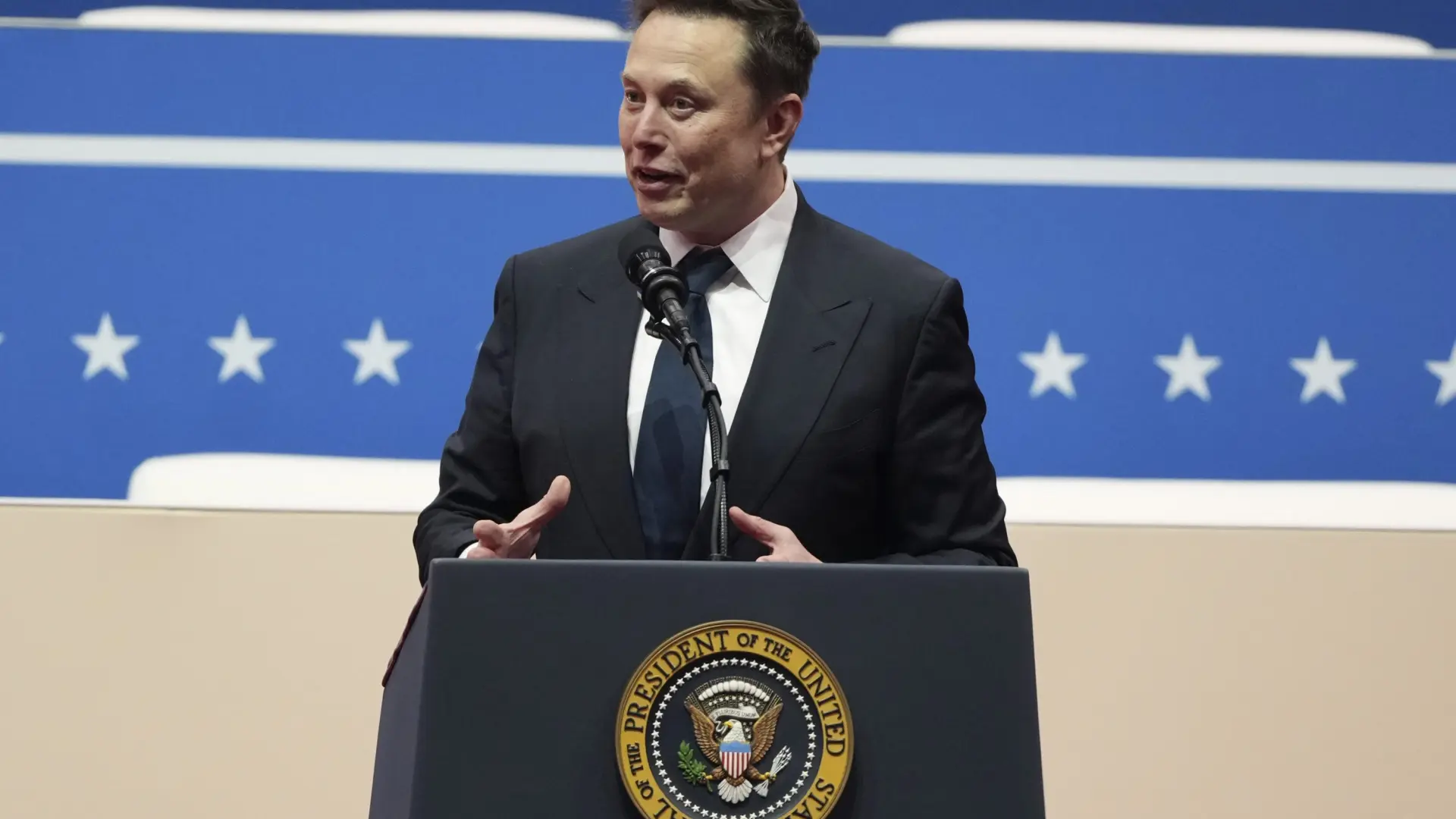 Musk critica el plan de financiación del proyecto de IA de Trump: "La verdad es que no tienen el dinero"