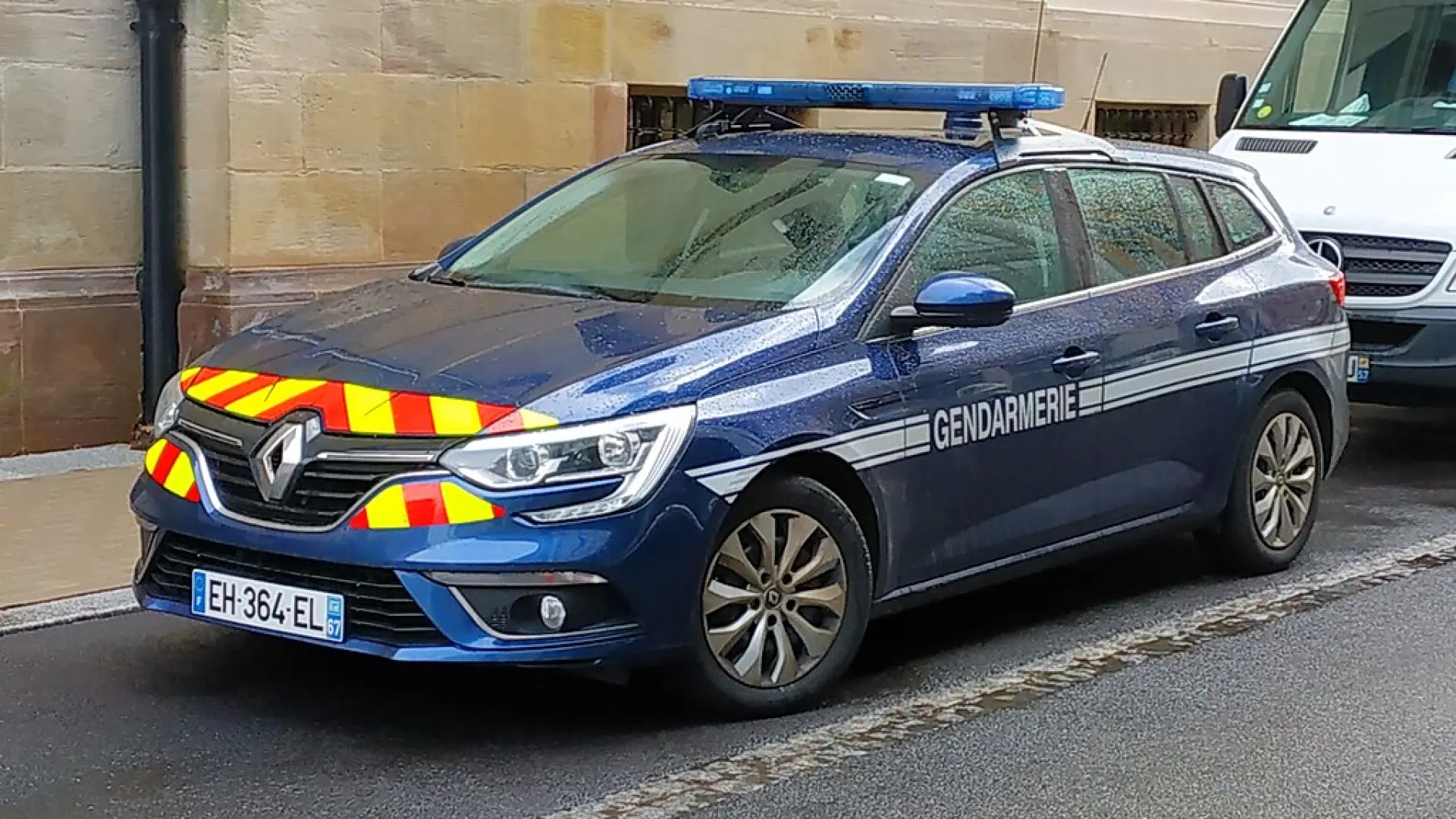 Muere apuñalado un adolescente de 14 años en París al que trataban de robarle el móvil