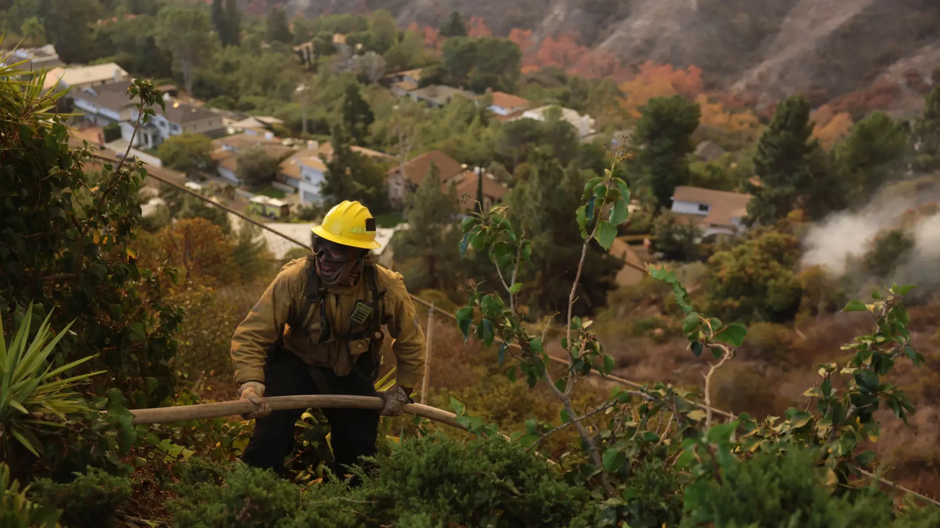 Polémica en California: los millonarios están contratando bomberos privados a 2.000 euros/hora para salvar sus mansiones