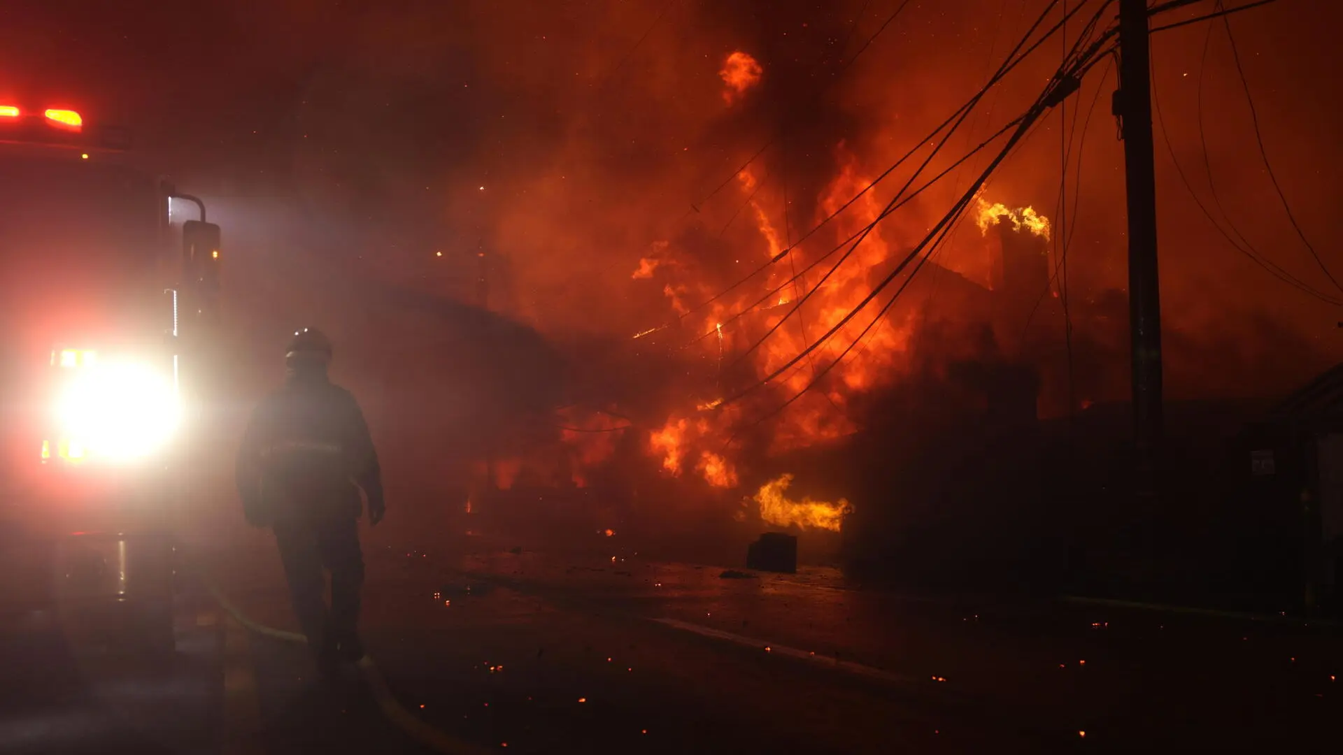 California arrasada por las llamas: estas son las imágenes que dejan a su paso dos terribles incendios