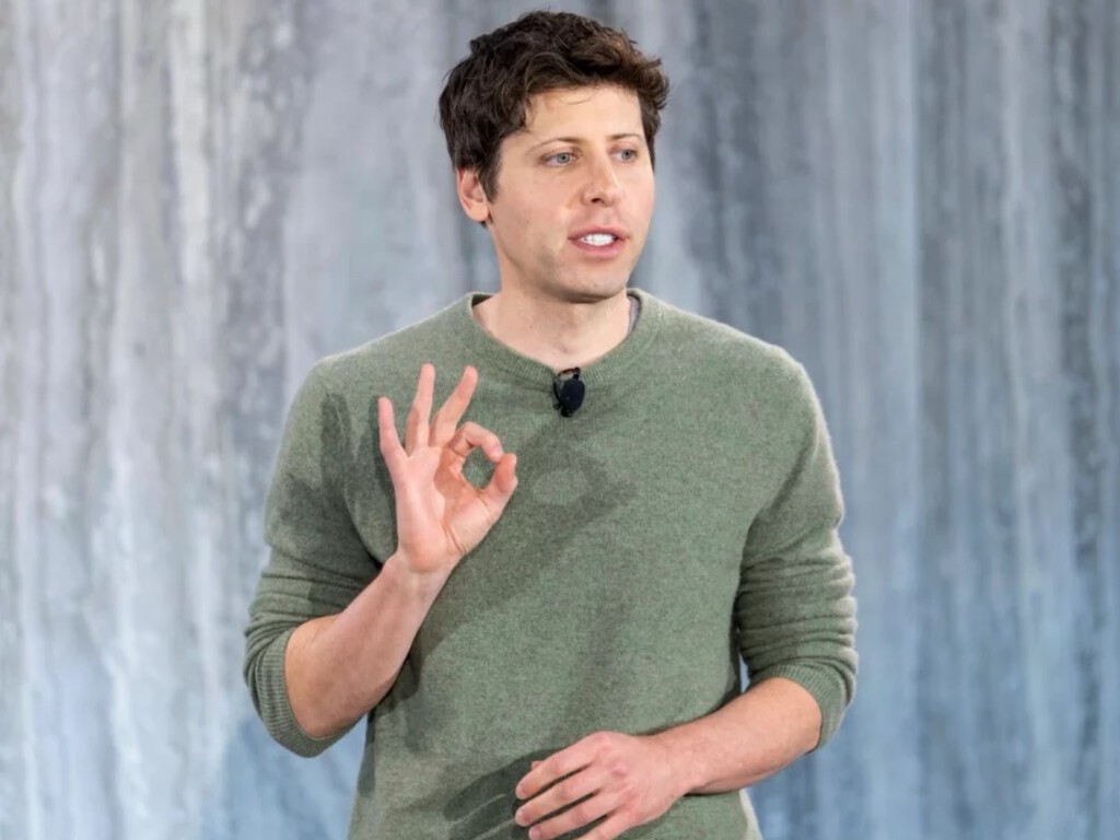 Sam Altman quiere repetir la jugada de Zuckerberg: así planea jubilar el iPhone con la ayuda de un ex de Apple