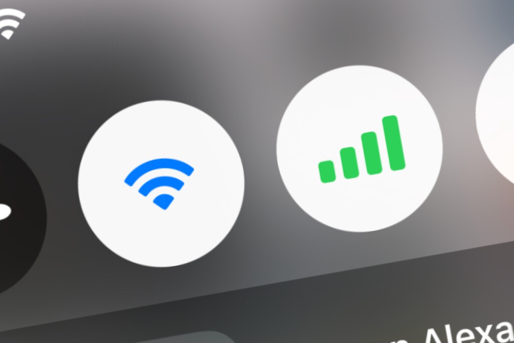 Llevo años usando mal mi Wi-Fi: así lo configuro ahora para mejorar su rendimiento en mi iPhone y mi MacBook 