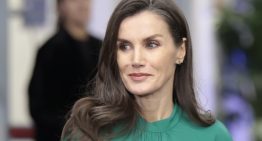 El vestido con mensaje de la reina Letizia, color verde esperanza para un día clave en su agenda