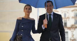 Manuela Villena tiene el traje de chaqueta de invitada más especial para celebrar el Día de Andalucía