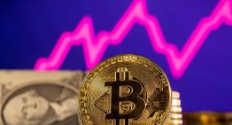 Bitcoin cae por debajo de los 100,000 dólares por reacción a la respuesta arancelaria de China a Trump