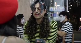 Johanne Sacreblu: la parodia musical mexicana sobre la baguette que se vengó de «Emilia Pérez»