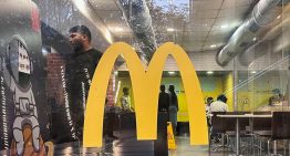 McDonald's cambiará programa que concede becas a latinos en EU para resolver demanda