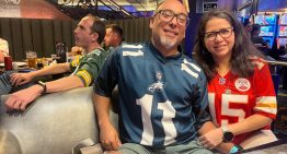 Así se vivió el Super Bowl en un bar de Palermo: una pareja de rivales, el clásico rosarino en la NFL y la barra de los Eagles cantó «Dale, campeón»