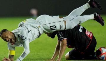 Neymar volvió a jugar en Santos: sufrió una bola en la ingle, una patada de bienvenida y un empate con sabor a poco ante Botafogo-RP