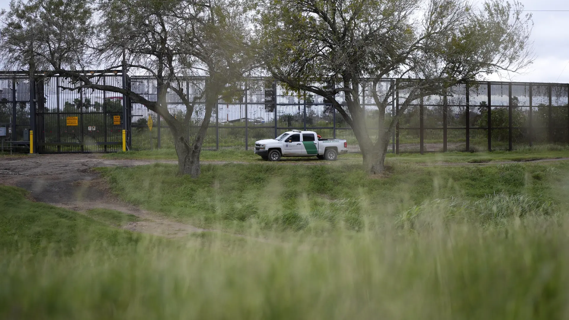 Trump autoriza a la Guardia Nacional en Texas a arrestar a migrantes