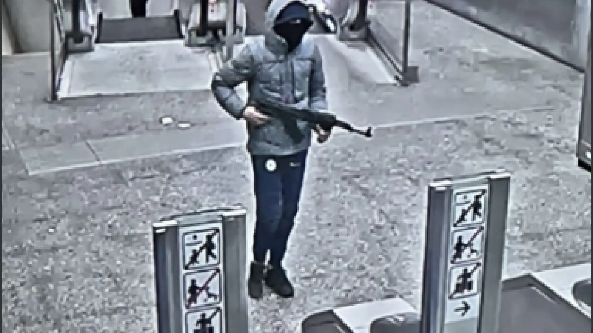 Ataque con 'kalashnikov' en Bruselas: dos encapuchados disparan en el metro en plena hora punta y huyen por el túnel