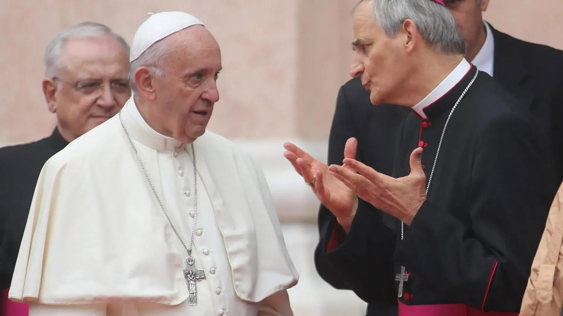 Dos semanas de ingreso hospitalario del papa por neumonía: así ha sido su evolución