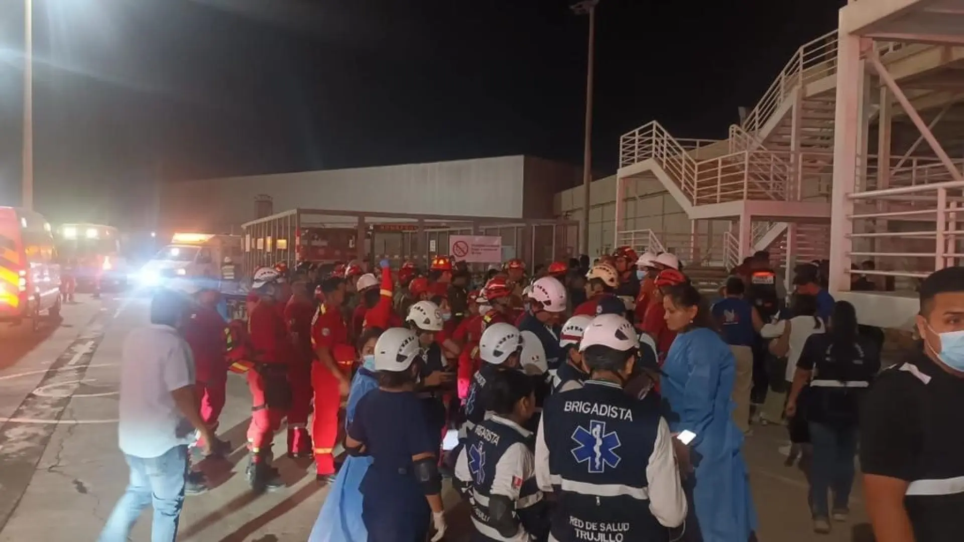 La caída del techo en un centro comercial en Perú deja al menos tres muertos y 60 heridos