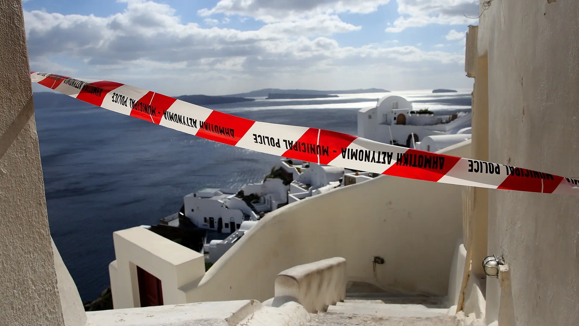 Santorini sigue temblando: la isla griega registra cuatro fuertes terremotos en horas