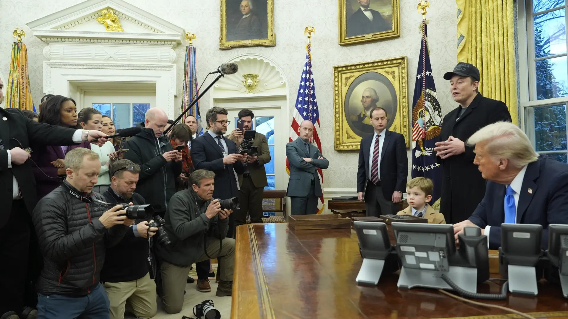 La Casa Blanca irá contra los medios que difundan "mentiras" tras el veto a AP: "Hacer preguntas al presidente no es un derecho"