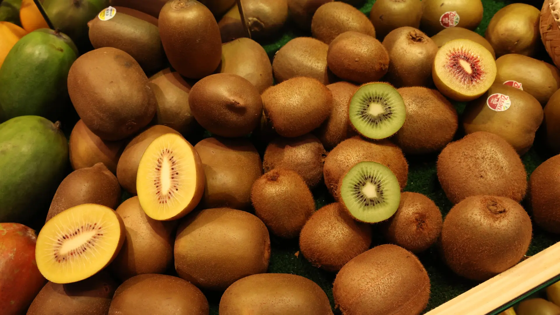 Kiwi verde o amarillo: un experto en nutrición desvela sus diferentes beneficios para la salud