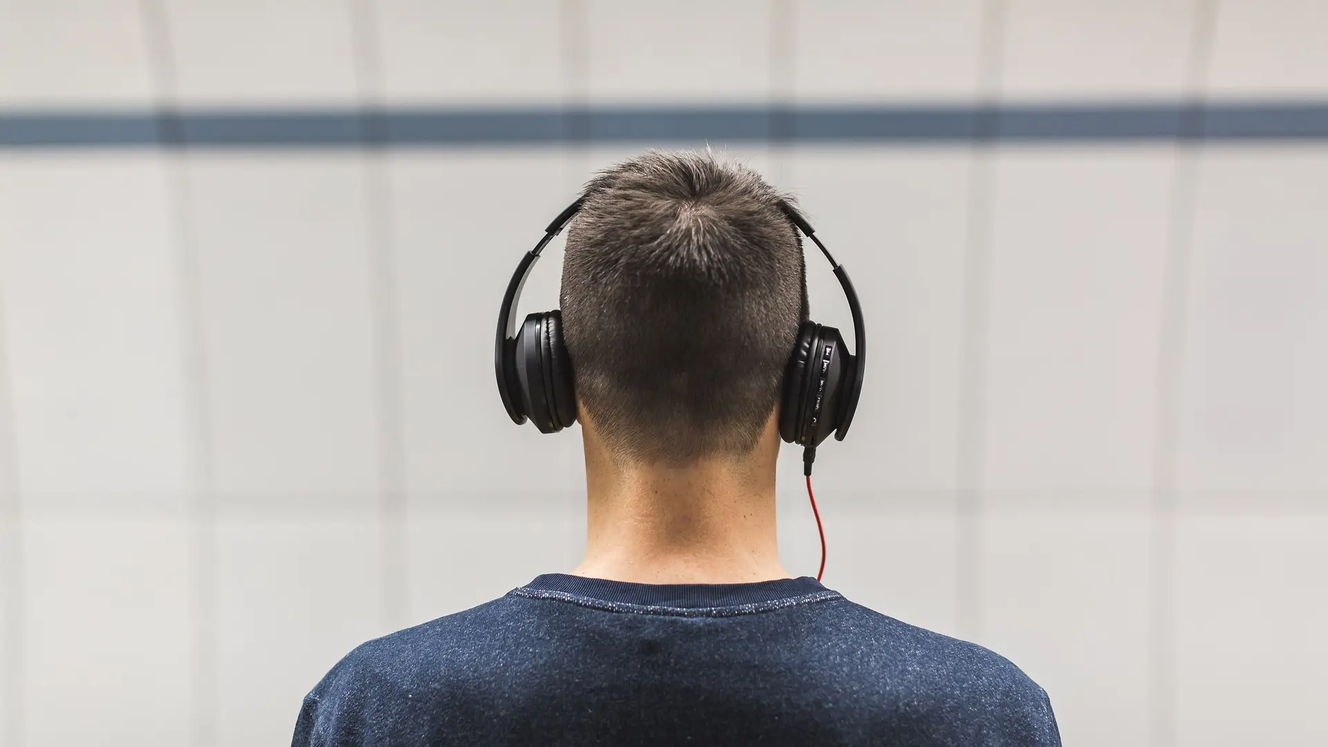 Los expertos advierten del peligro de los auriculares con cancelación de ruido: "Tu cerebro podría estar desaprendiendo"