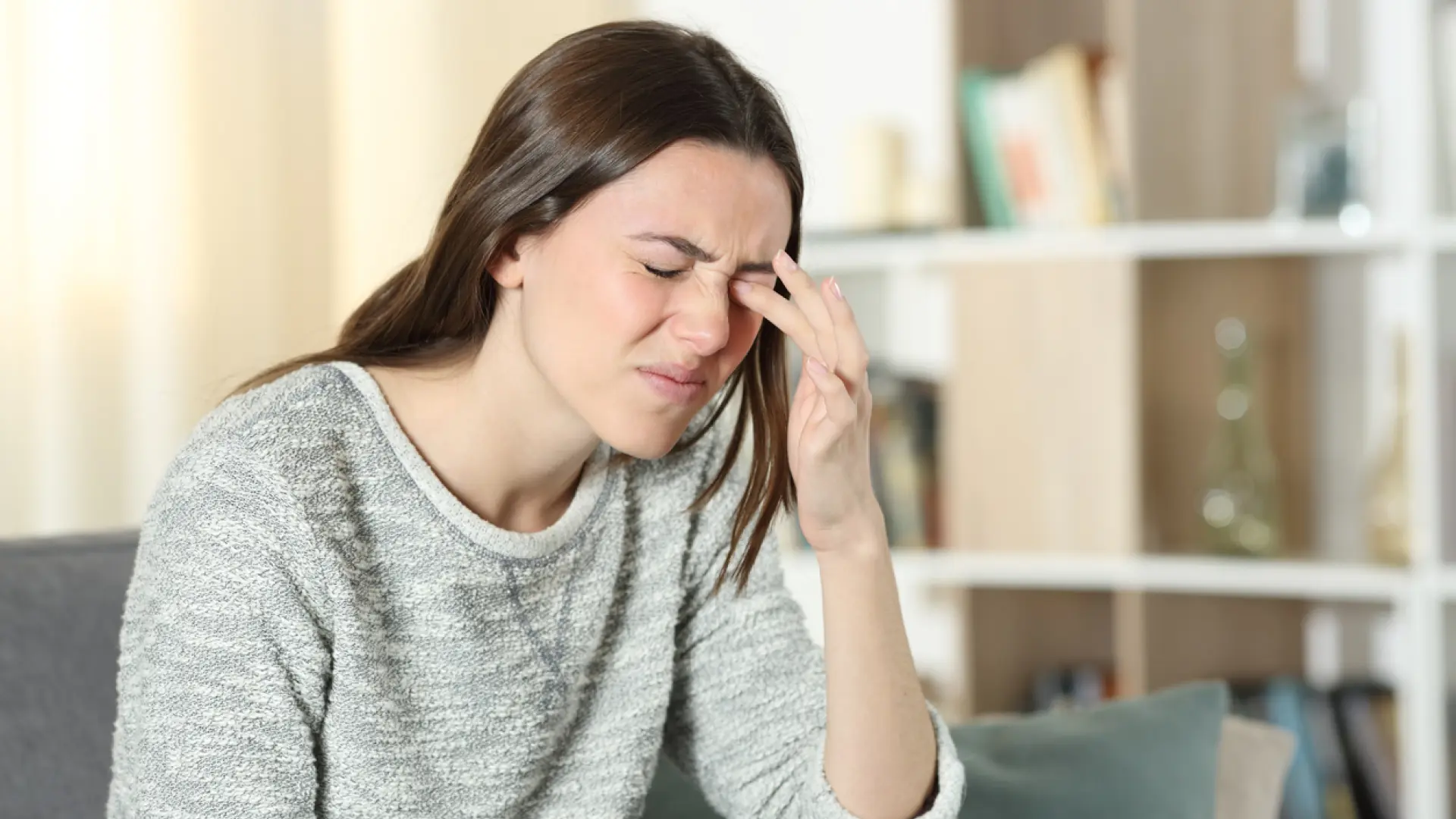 Qué es la película lagrimal: síntomas que advierten que las temperaturas frías y el viento la están dañando