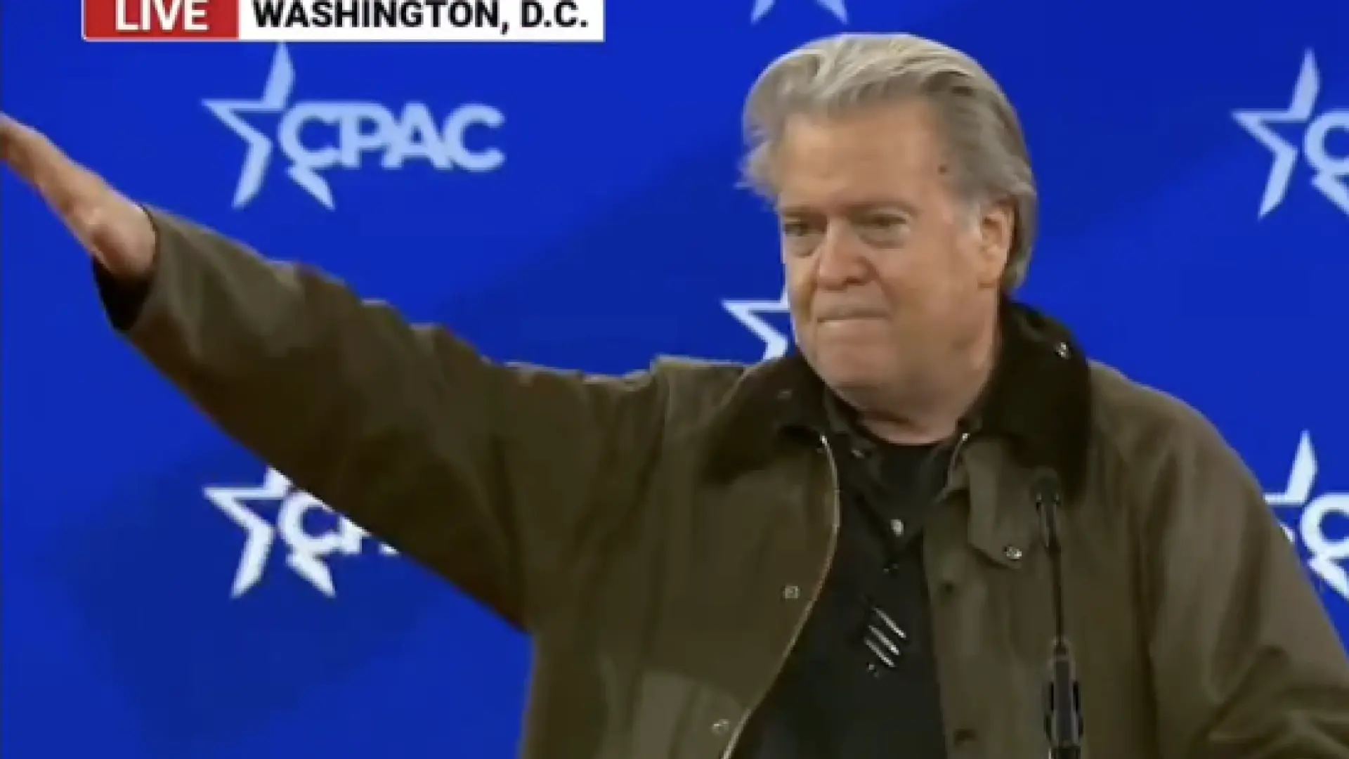 Steve Bannon, ideólogo de Trump, defiende su saludo nazi y ataca al número dos de Le Pen: "Es más marica que Macron"