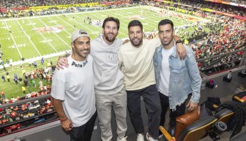 Tras ir a ver el Super Bowl, Messi mostró su «magia» con la pelota de football americano para promocionar el inicio de la MLS