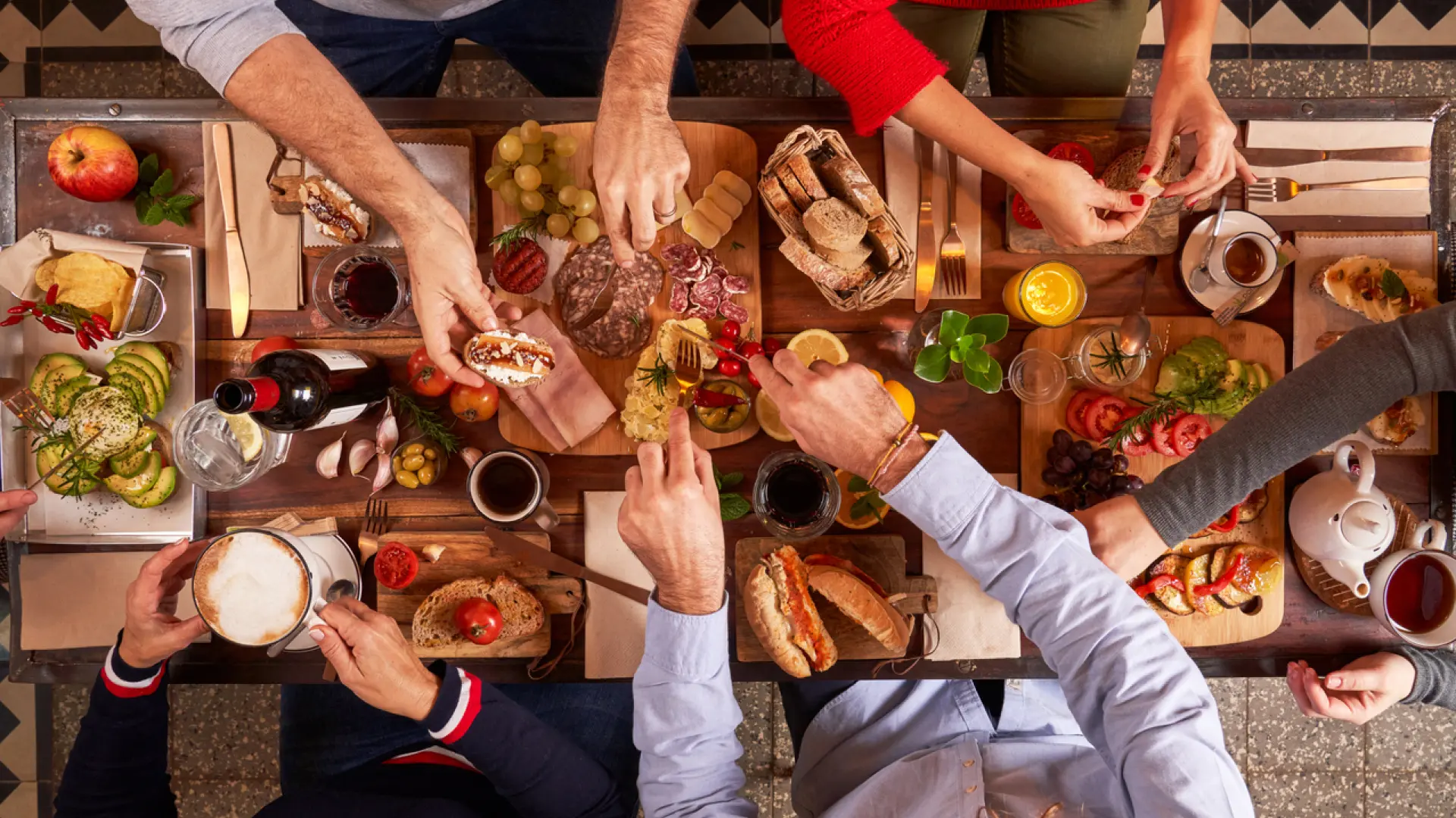 Encuentran el 'botón' que le dice a nuestro cuerpo cuándo parar de comer