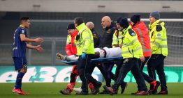 Moise Kean, goleador de Fiorentina y la Serie A, se desplomó en pleno partido y fue trasladado a un hospital