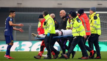 Moise Kean, goleador de Fiorentina y la Serie A, se desplomó en pleno partido y fue trasladado a un hospital