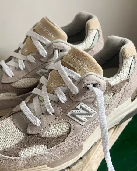 Detalles de las New Balance 992 'Mushroom/Moonrock'