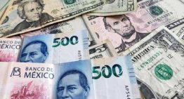 Peso cae frente al dólar y apuntó su peor nivel en un mes