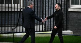 El primer ministro británico dice a Zelenski que es «muy bienvenido» en Downing Street