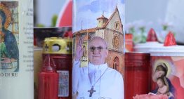 El papa Francisco se encuentra «estable»; agradece a los fieles por sus oraciones