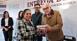 Inicia el gobernador Rocha con la entrega de las becas Rita Cetina para secundaria