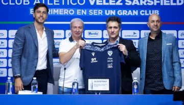 Guillermo Barros Schelotto, presentado como DT de Vélez: el «orgullo» por estar en «el club donde empezó Bianchi» y la gambeta sobre Boca