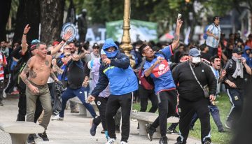 La trama de la movilización de las barrabravas al Congreso: qué clubes estuvieron presentes y el llamado de 'Chiqui' Tapia a Bullrich