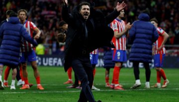 Diego Simeone hizo una encuesta en plena conferencia de prensa por el polémico penal de Julián Álvarez: «Nadie levanta la mano eh…»