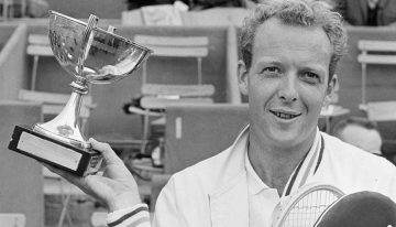 La muerte de Fred Stolle, leyenda del tenis australiano: por qué se sacó el mote de 'loser' en Roland Garros y el recuerdo de su paso por Buenos Aires