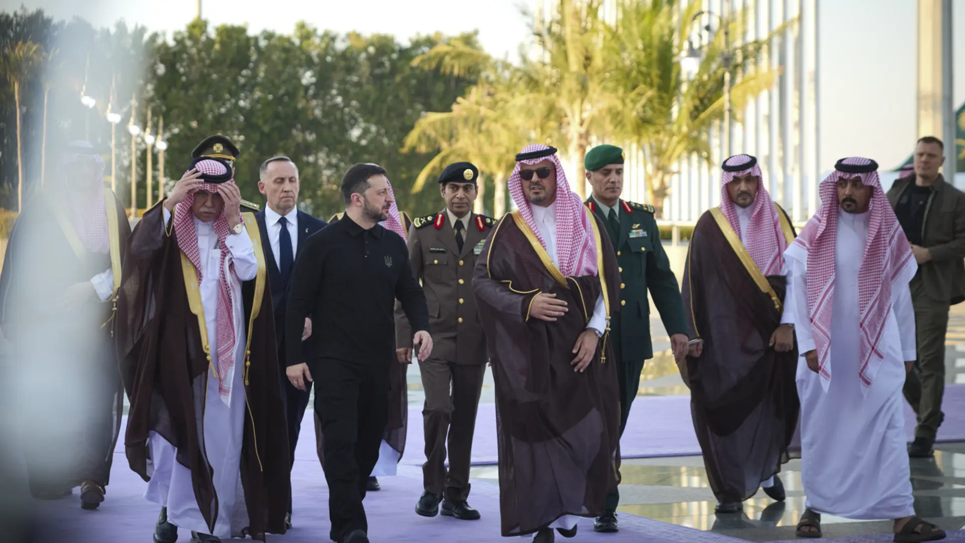 Zelenski llega a Arabia Saudí para abordar "la paz" en Ucrania y EEUU tiene "muchas esperanzas" en la reunión de este martes