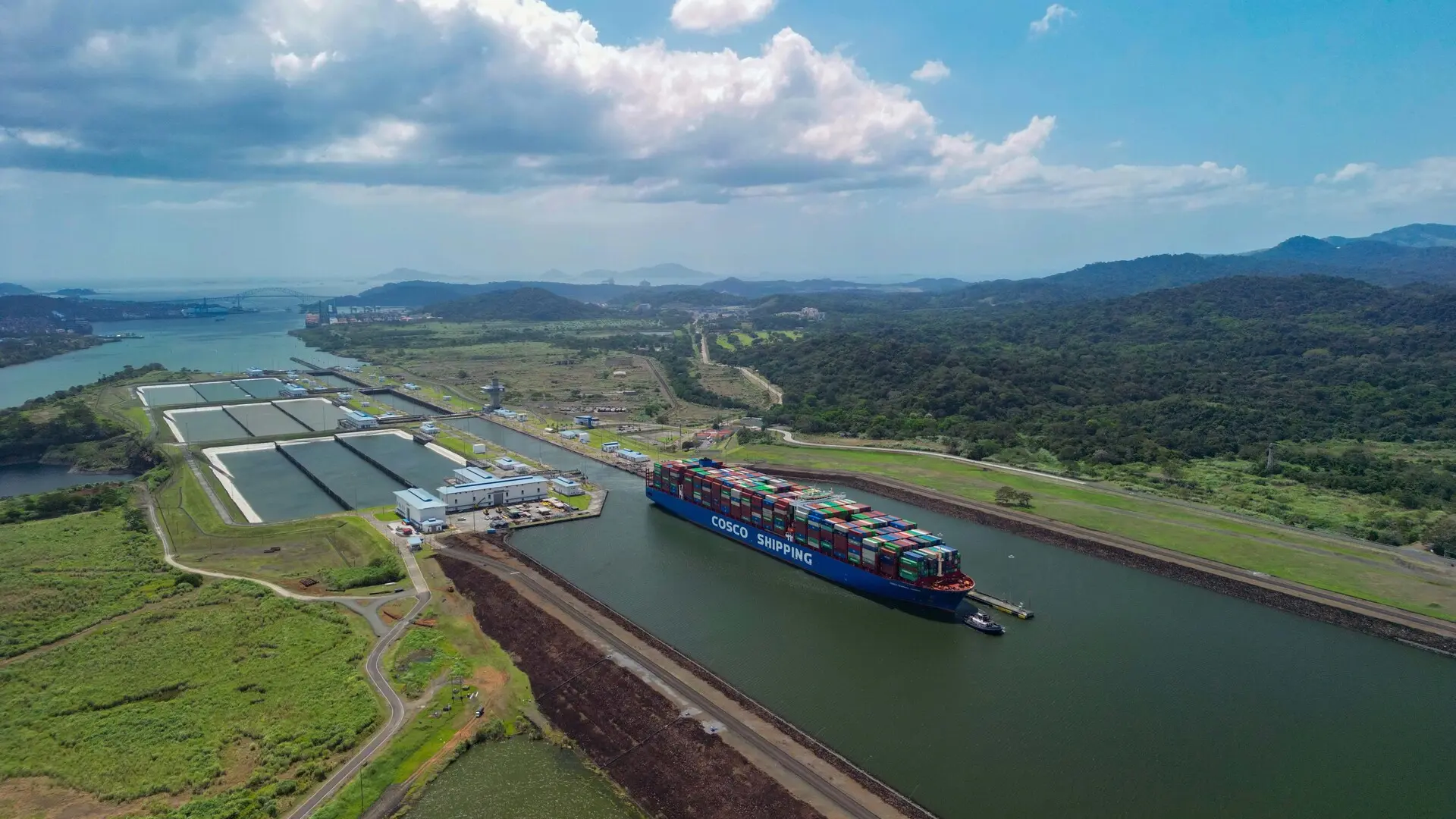 La Casa Blanca pide al Pentágono "opciones militares creíbles" para garantizar acceso al canal de Panamá