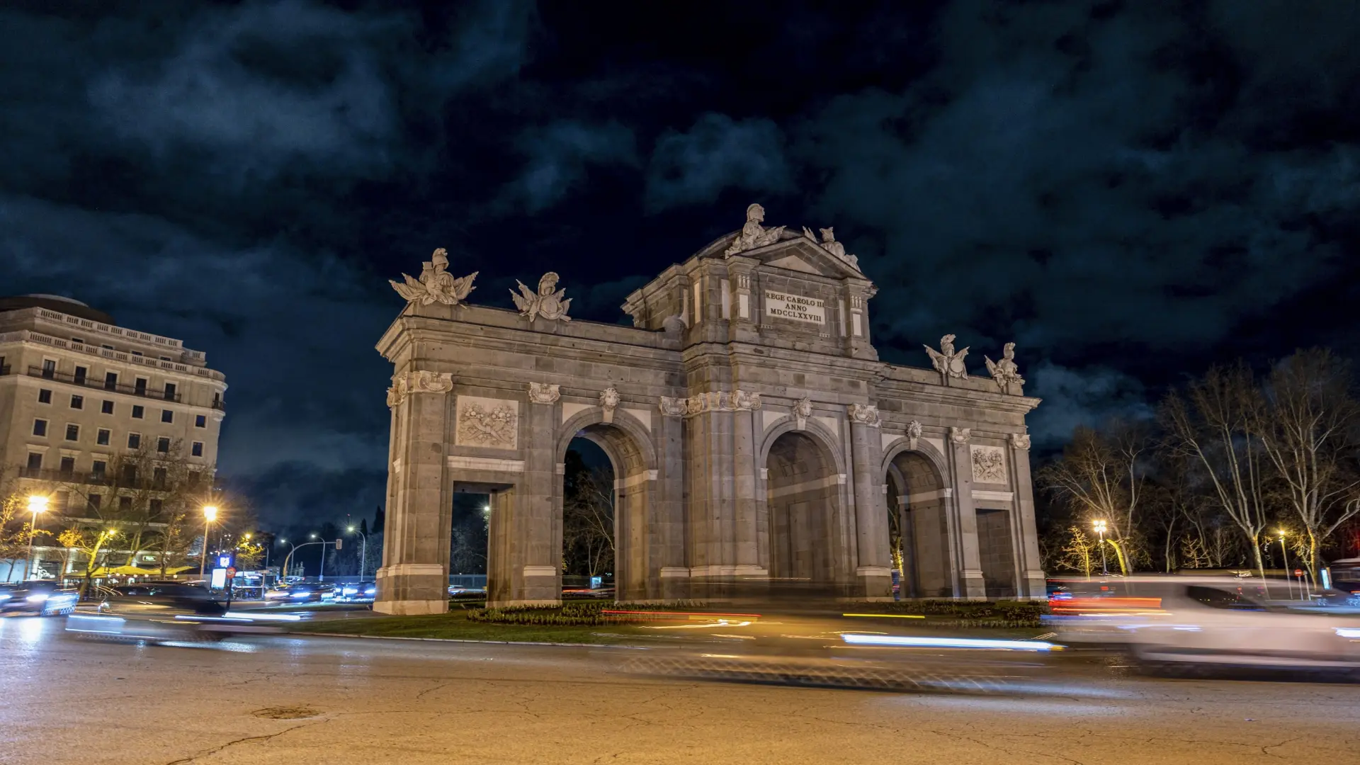 Edificios emblemáticos de toda España y el mundo se apagan en la 'Hora del Planeta'