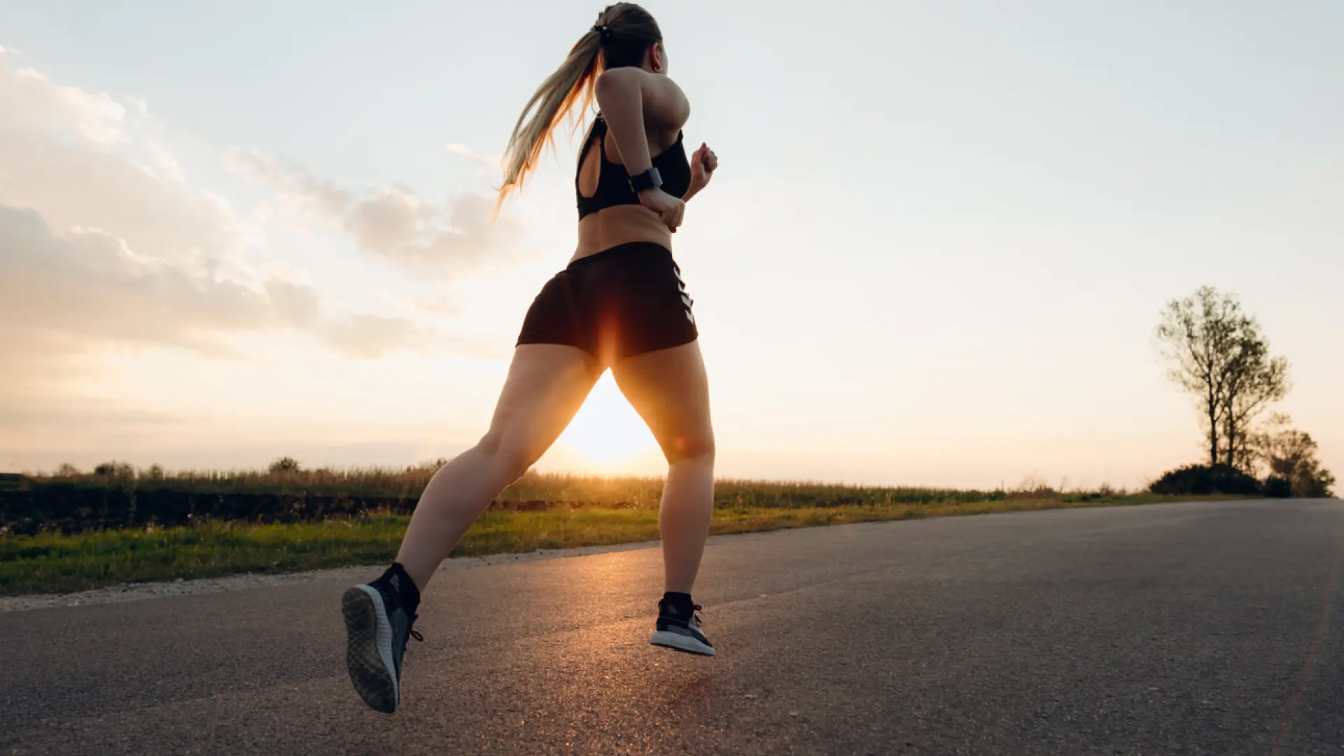 La nueva forma de caminar para empezar a hacer cardio a partir de los 40 años y perder peso