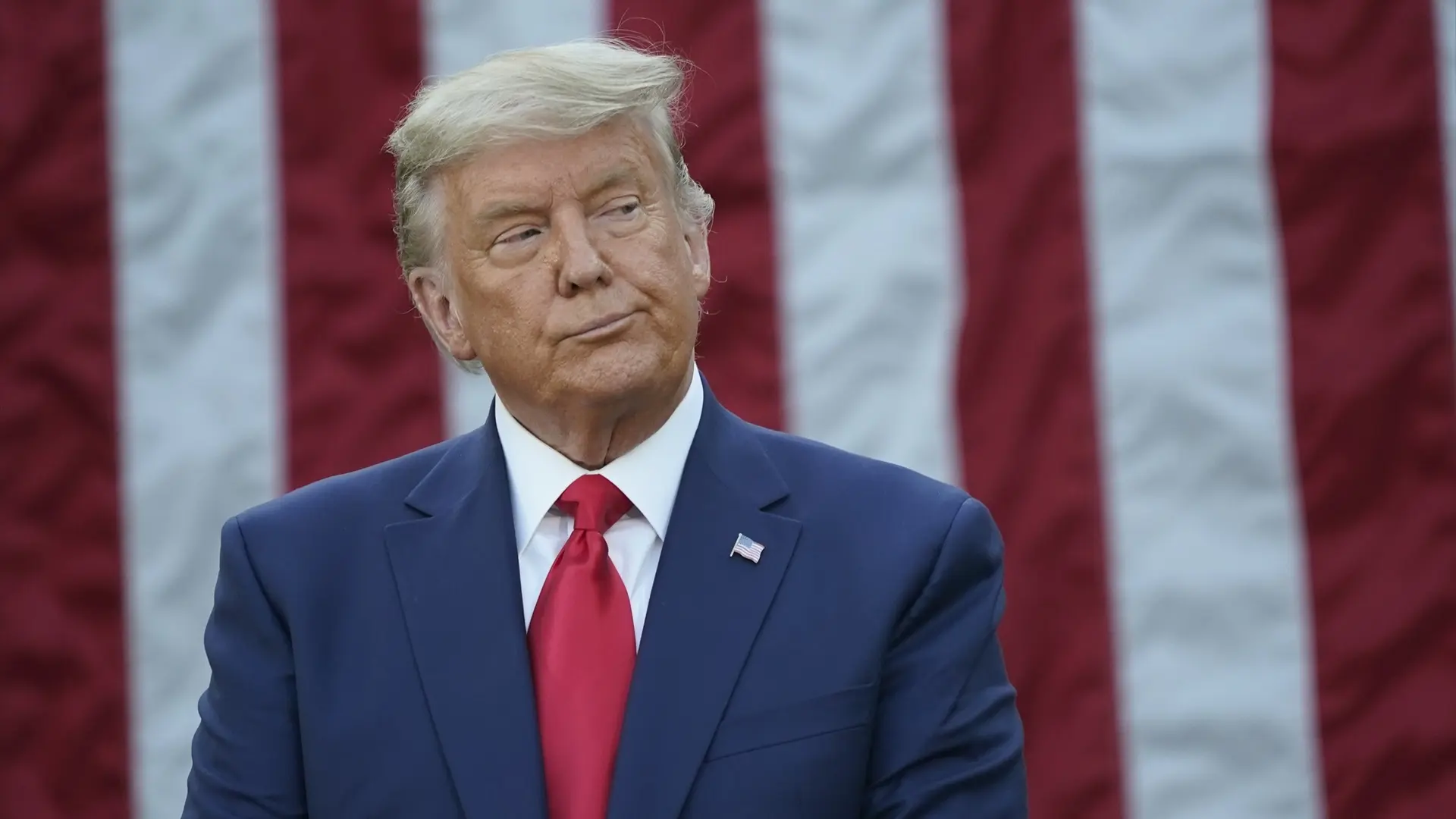 Trump asegura que China está siendo "duramente golpeada" por los aranceles pero que no quiere que sufra