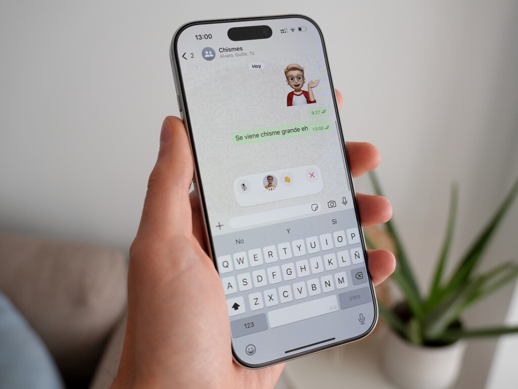 WhatsApp lanza una función que convierte el iPhone en un walkie-talkie". Una burbuja en tiempo real para hablar sin guardar nada