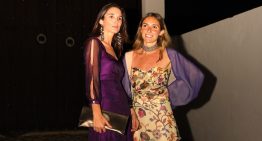 Las invitadas más elegantes de la boda de Pepa Astolfi son primas y sus looks son de la misma firma española